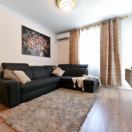 Newly Renovated Apartment Luce 扎达尔 外观 照片