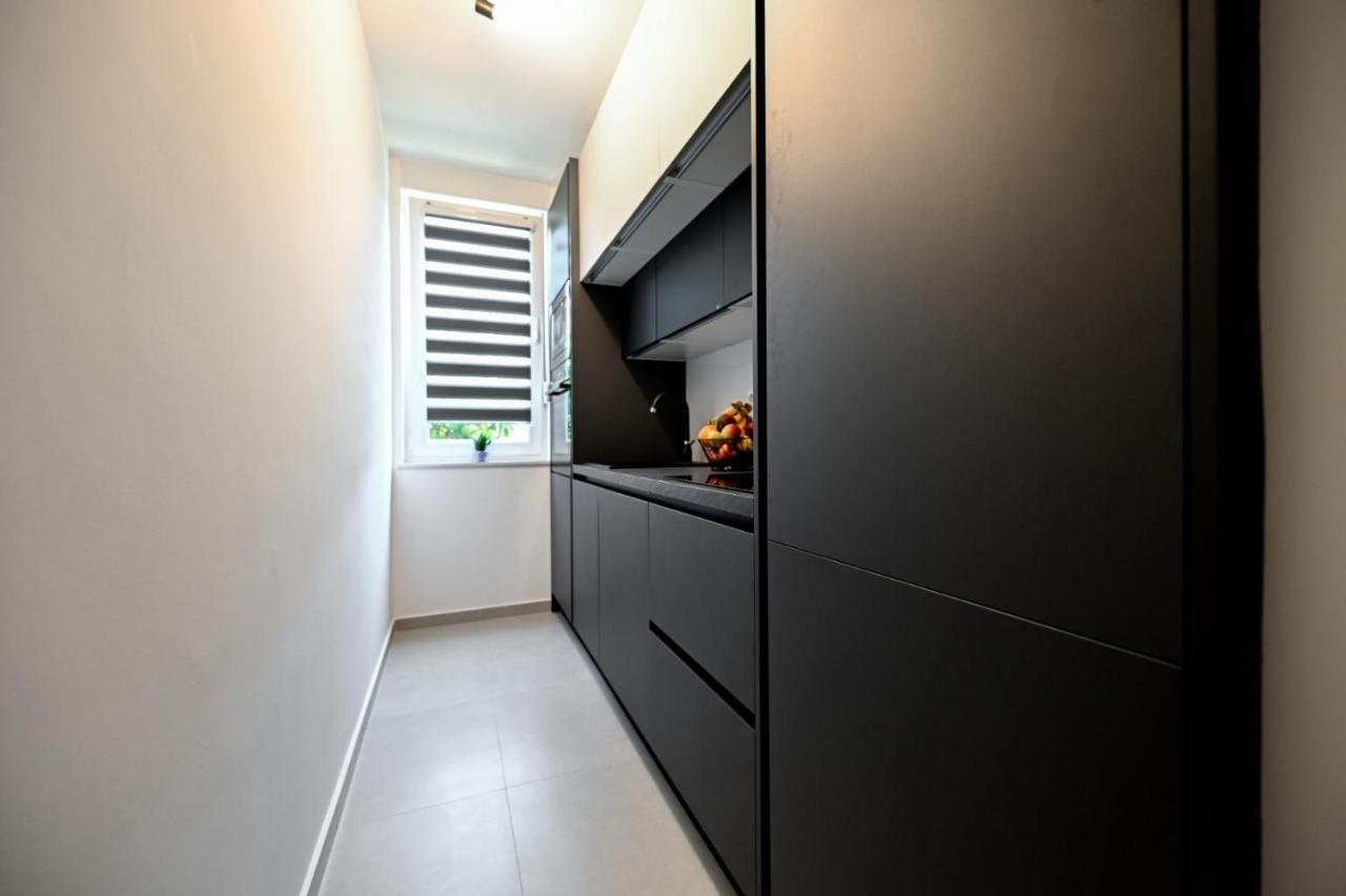 Newly Renovated Apartment Luce 扎达尔 外观 照片