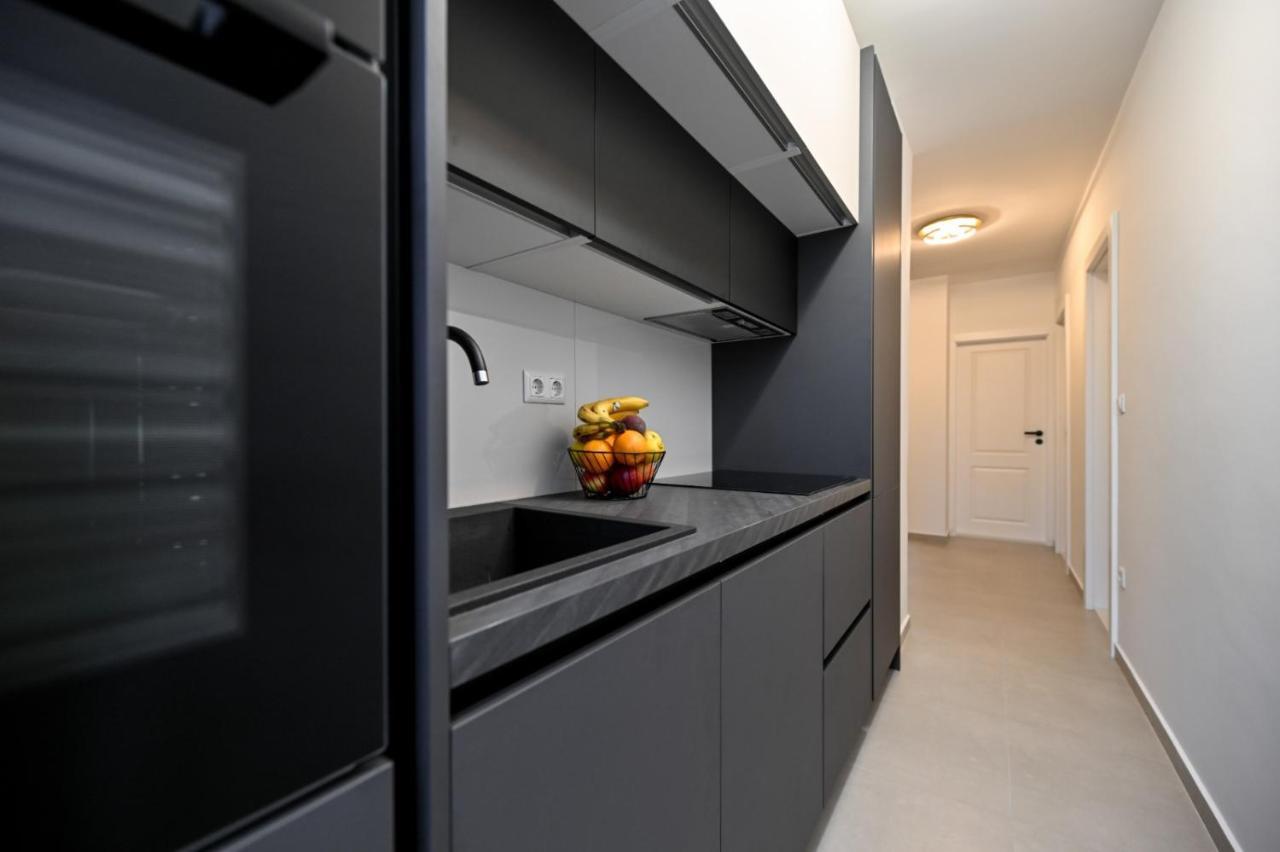 Newly Renovated Apartment Luce 扎达尔 外观 照片