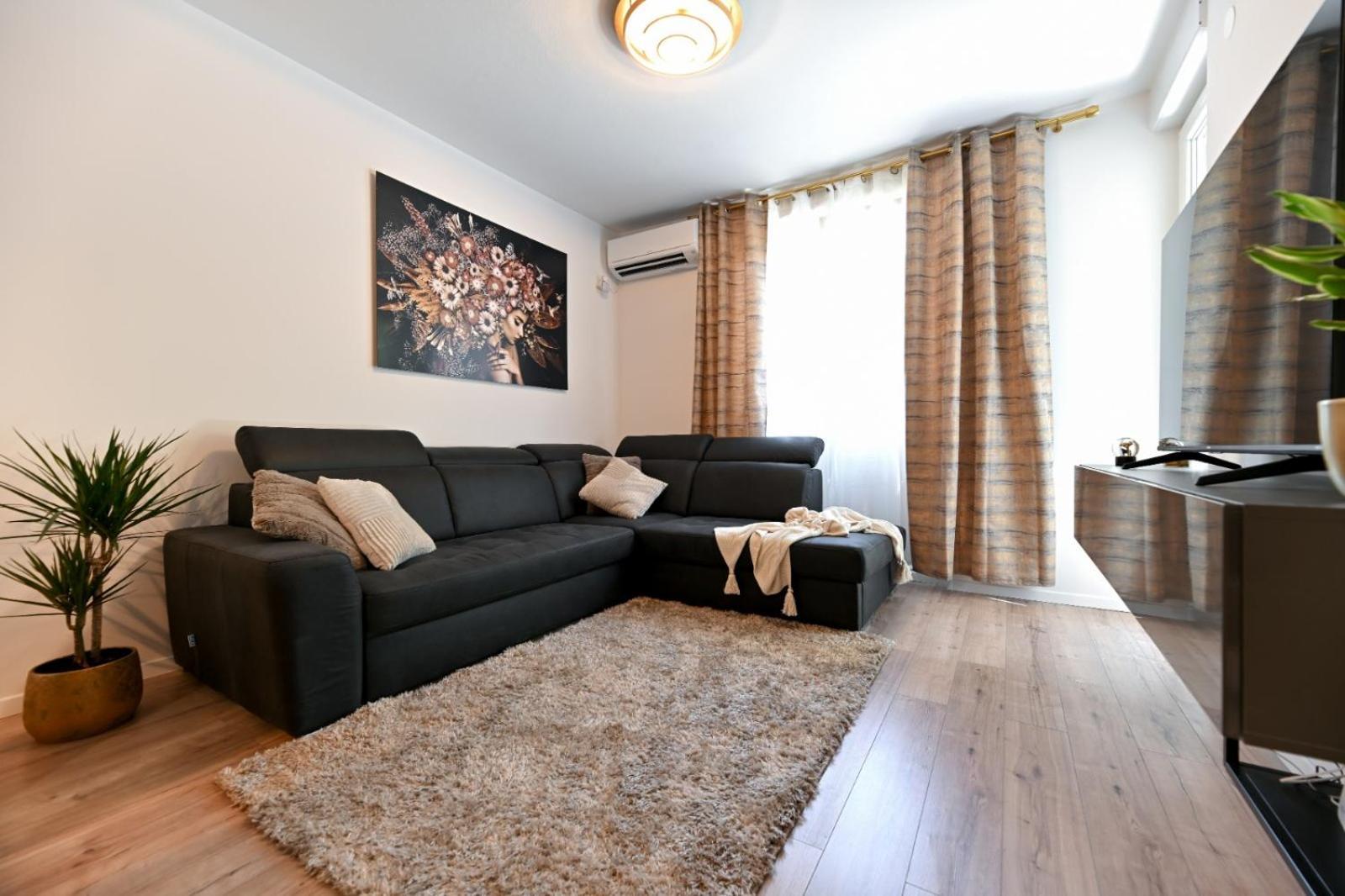Newly Renovated Apartment Luce 扎达尔 外观 照片